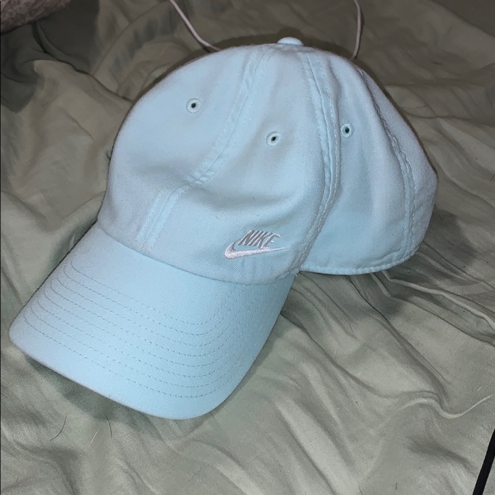 Blue nike hat women’s